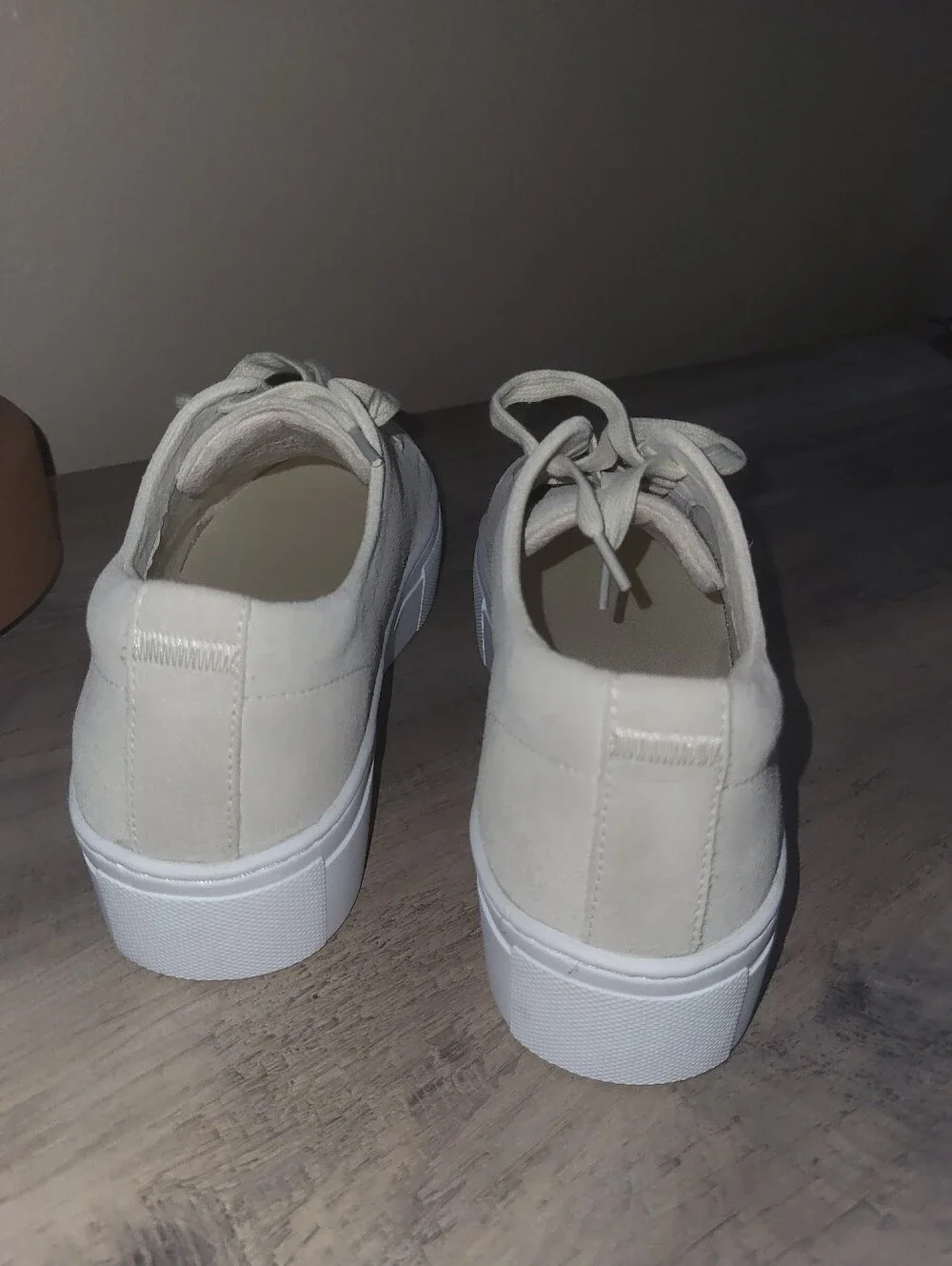 New Republic Malibu suede platform sneakers In bone colorway Womens Size 8